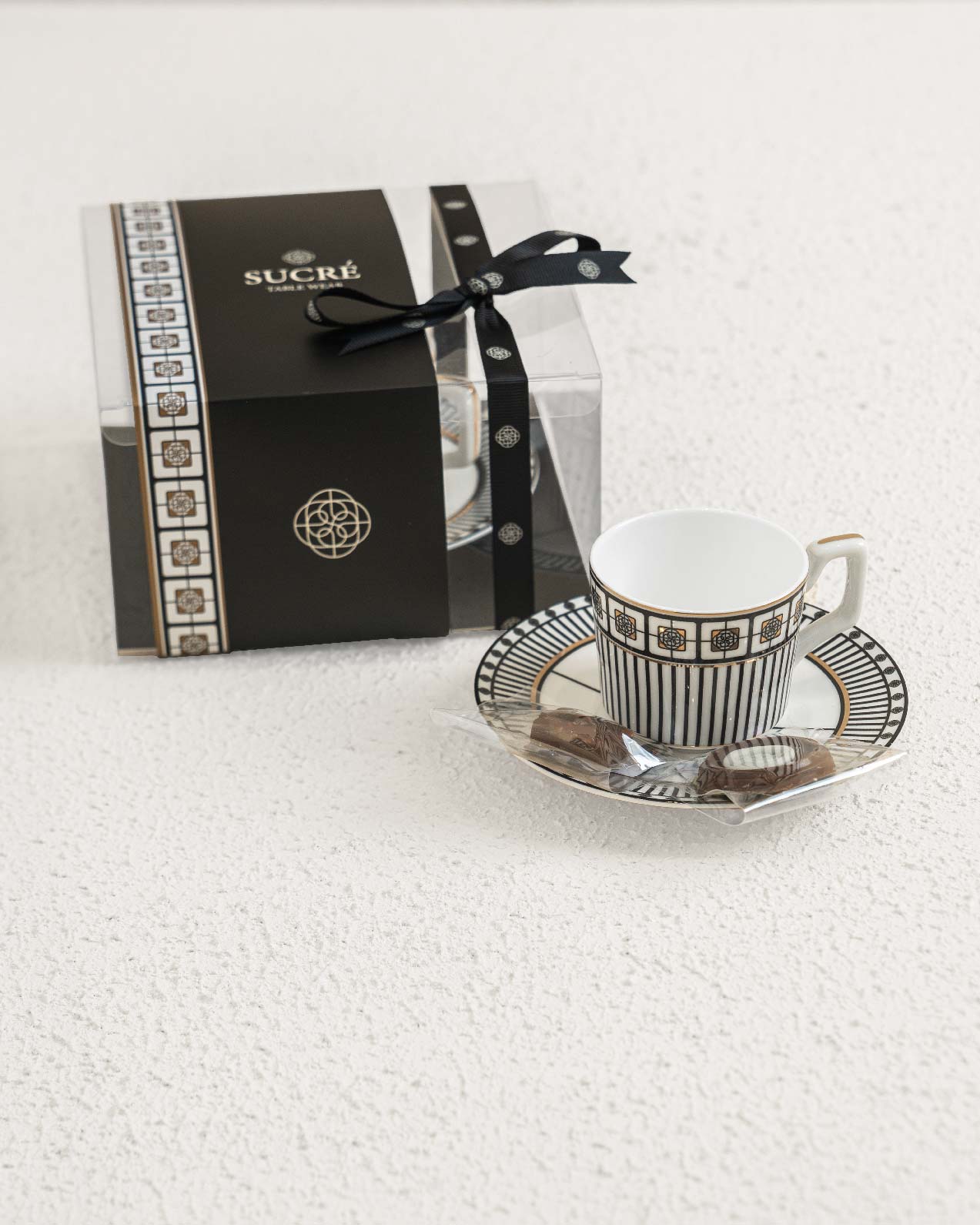 Elan Espresso cup with chocolate